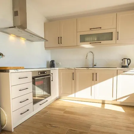 Vangelis Appartement *