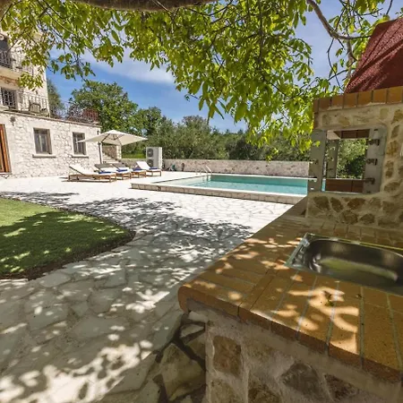 Vangelis Appartement Platístoma